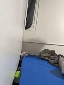 Snapshot of kingdennis6666 chatting on February 10, 7:01 am kingdennis6666 online show from February 10, 7:01 am