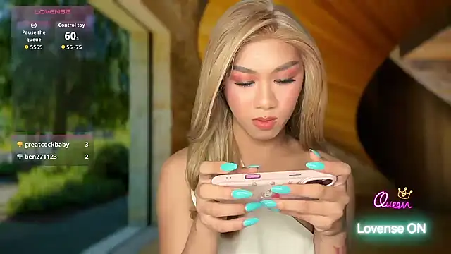 Local Hoelyx online show from May 21, 10:39 pm