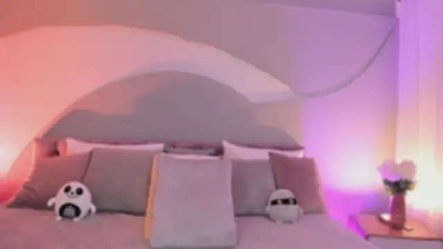 Nicolle W online show from October 30, 11:55 am