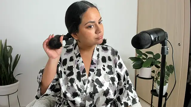 susy angel online show from January 12, 1:33 am