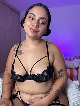 Snapshot of susy_angel chatting on March 8, 2:04 am susy angel online show from March 8, 2:04 am