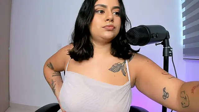 Snapshot of susy_angel chatting on April 13, 9:53 pm susy angel online show from April 13, 9:53 pm