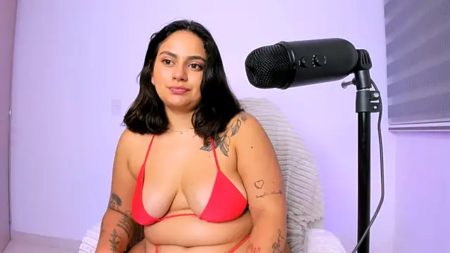 Snapshot of susy_angel chatting on April 21, 2:51 am susy angel online show from April 21, 2:51 am