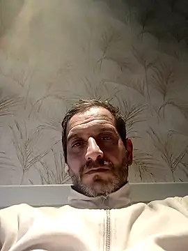 Snapshot of maxbigol chatting on December 3, 5:55 pm maxbigol online show from December 3, 5:55 pm