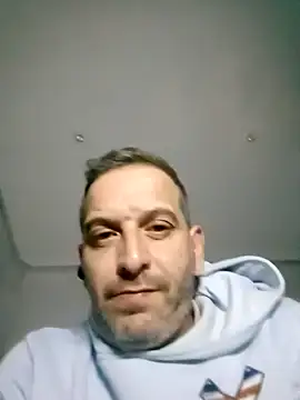 Snapshot of maxbigol chatting on December 9, 11:24 pm maxbigol online show from December 9, 11:24 pm