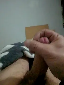 Snapshot of maxbigol chatting on December 17, 1:29 am maxbigol online show from December 17, 1:29 am