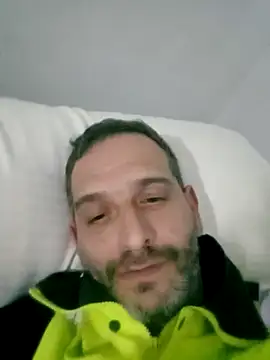 Snapshot of maxbigol chatting on December 19, 10:53 pm maxbigol online show from December 19, 10:53 pm