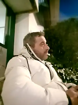 Snapshot of maxbigol chatting on December 30, 5:23 pm maxbigol online show from December 30, 5:23 pm