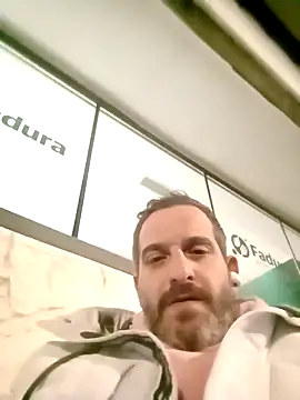 Snapshot of maxbigol chatting on January 8, 7:03 pm maxbigol online show from January 8, 7:03 pm