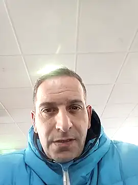 Snapshot of maxbigol chatting on January 23, 11:37 am maxbigol online show from January 23, 11:37 am