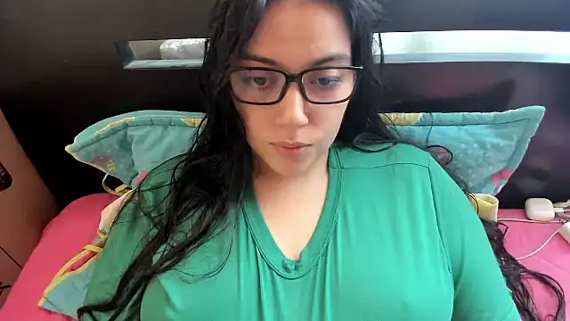 Snapshot of roniewester chatting on July 14, 4:34 pm roniewester online show from July 14, 4:34 pm