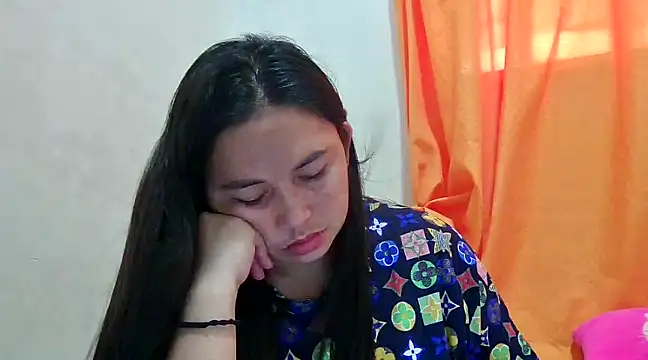 Snapshot of LalaiAsian chatting on December 16, 12:59 am LalaiAsian online show from December 16, 12:59 am