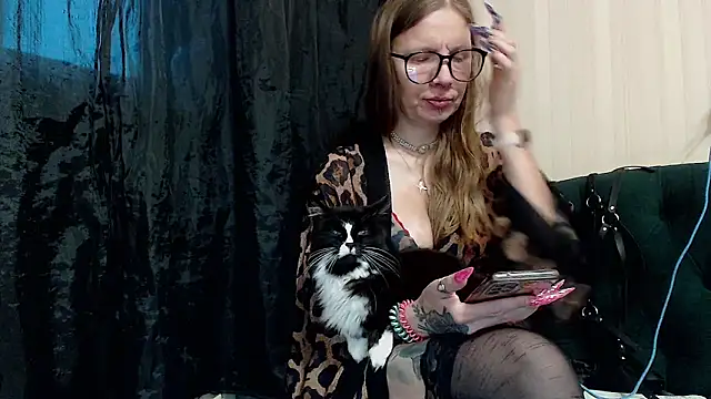 alexandra zaryanova online show from November 7, 1:00 pm