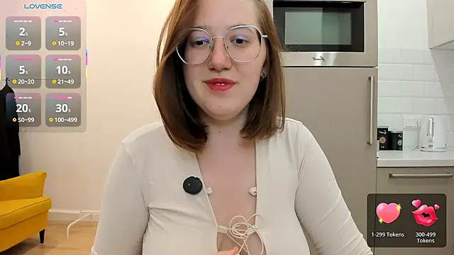 Charmy Gracy online show from June 19, 8:40 am