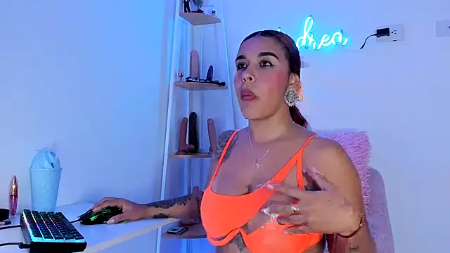 andrea lopezz  online show from February 7, 2:29 am