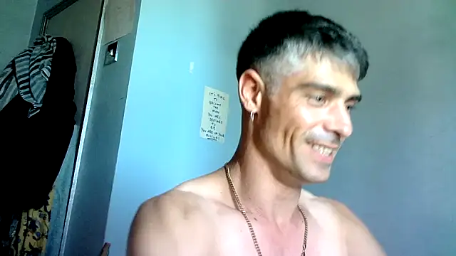 houseofbrats online show from July 15, 3:28 pm