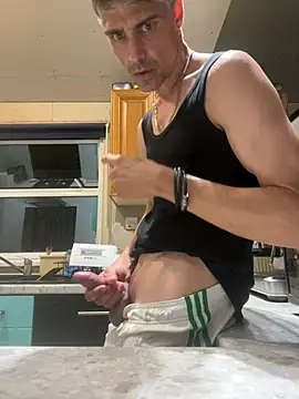 houseofbrats online show from July 25, 3:15 am