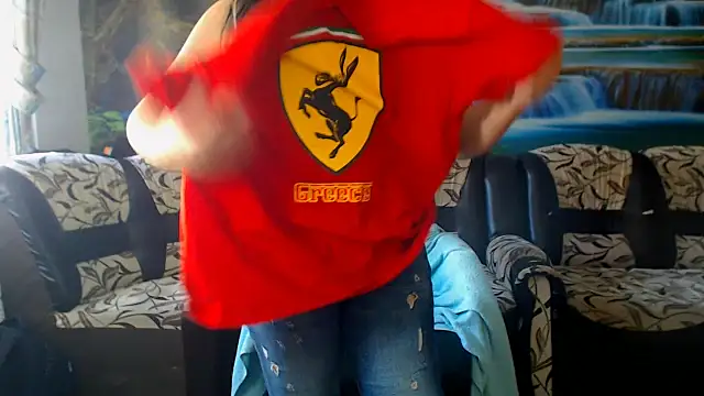 MoistMady online show from October 29, 12:40 pm