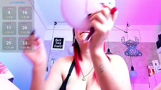 Snapshot of Rebeca_xs chatting on December 20, 7:33 am Rebeca xs online show from December 20, 7:33 am