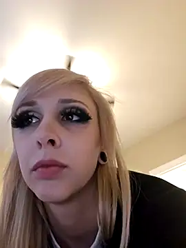 AmethystFoxx online show from November 29, 9:40 pm