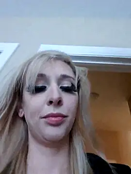 AmethystFoxx online show from February 4, 9:42 pm