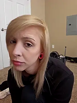 AmethystFoxx online show from February 21, 9:27 pm