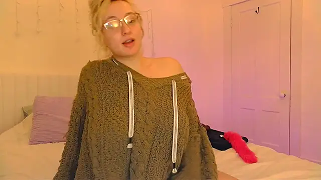 ashleyblaydex online show from March 2, 4:36 am