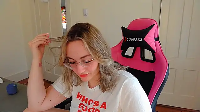 ashleyblaydex online show from March 28, 6:51 pm