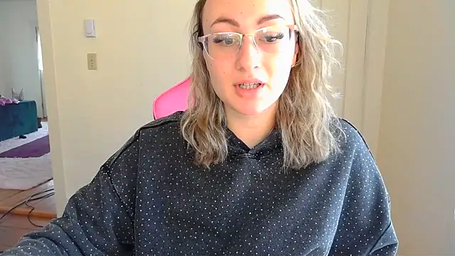 ashleyblaydex online show from April 2, 6:49 pm