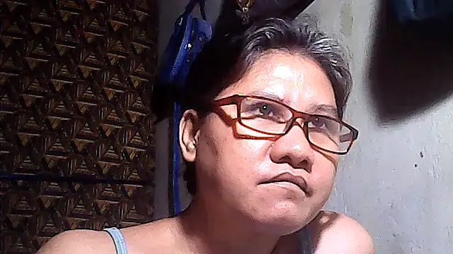 Snapshot of sweetsosie18 chatting on April 20, 6:31 pm sweetsosie18 online show from April 20, 6:31 pm