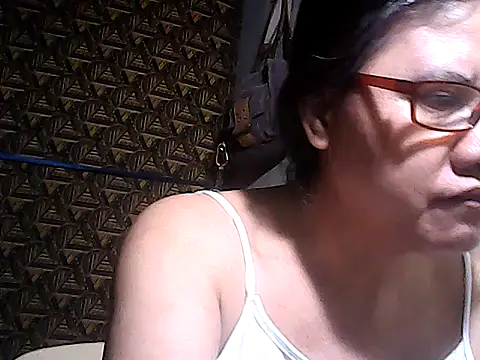 Snapshot of sweetsosie18 chatting on May 6, 5:29 pm sweetsosie18 online show from May 6, 5:29 pm