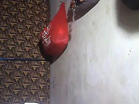 Snapshot of sweetsosie18 chatting on May 19, 9:37 am sweetsosie18 online show from May 19, 9:37 am