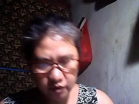 Snapshot of sweetsosie18 chatting on May 31, 12:52 am sweetsosie18 online show from May 31, 12:52 am
