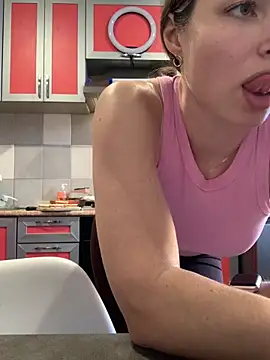 SeducingYoghourt online show from February 22, 2:15 pm