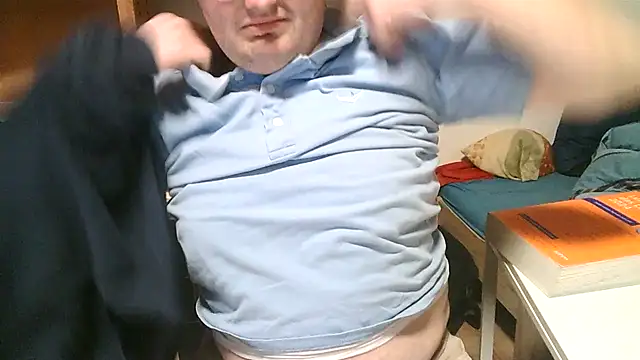 Snapshot of makau1 chatting on March 5, 6:01 pm makau1 online show from March 5, 6:01 pm