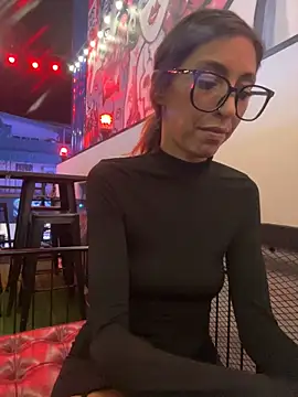 amanilouve online show from March 9, 3:16 pm