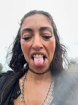 amanilouve online show from March 31, 10:48 am