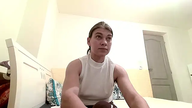 Snapshot of MercyLove chatting on December 4, 1:42 pm MercyLove online show from December 4, 1:42 pm