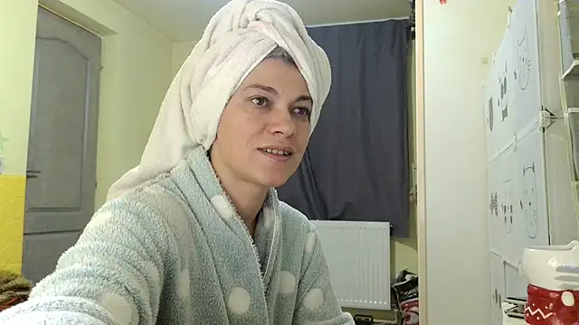 Snapshot of MercyLove chatting on February 19, 5:53 pm MercyLove online show from February 19, 5:53 pm