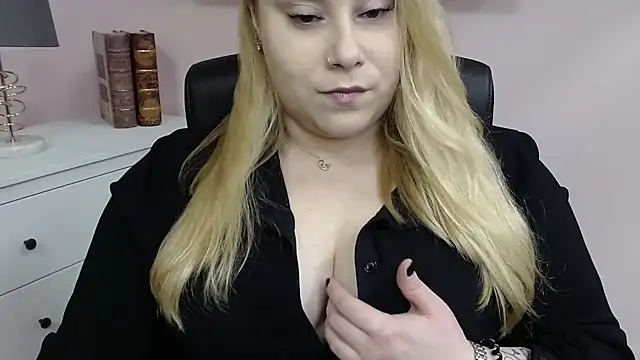 Snapshot of XgloryHAILEY chatting on December 3, 1:30 am XgloryHAILEY online show from December 3, 1:30 am