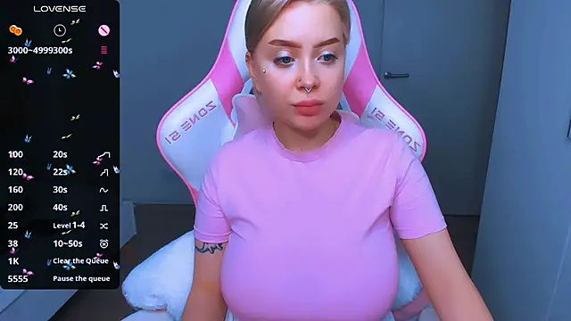 MonaLauu online show from December 28, 7:43 pm