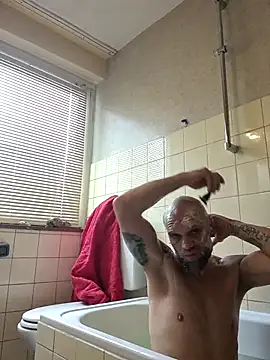 Ladyshaker82 online show from November 8, 2:39 pm