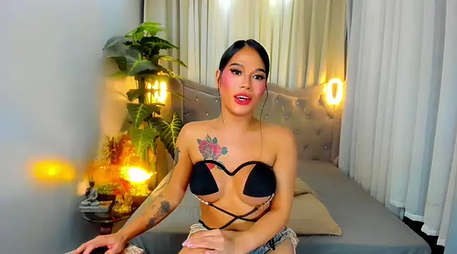 Snapshot of MistressSatisfactionOnTop chatting on March 16, 10:42 pm MistressSatisfactionOnTop online show from March 16, 10:42 pm