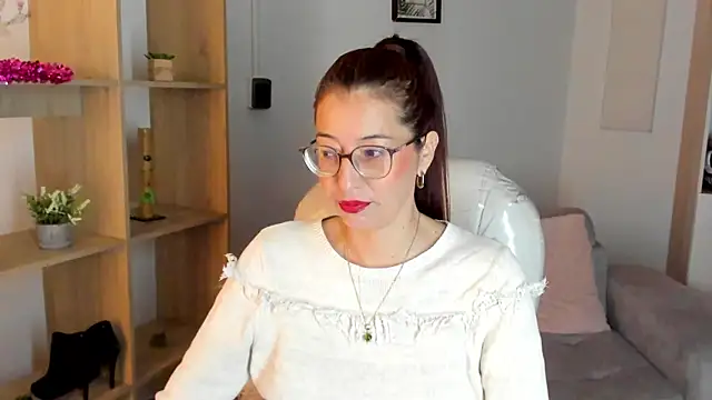 Antonnella 3 online show from November 17, 12:44 pm