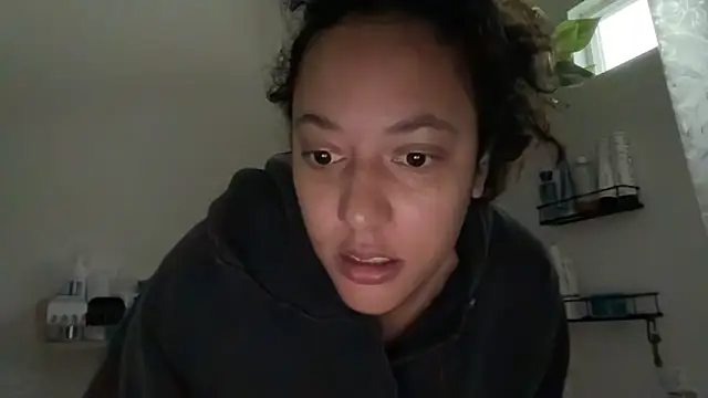 dreamyriri online show from March 14, 2:55 pm