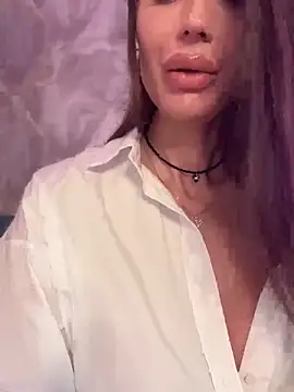 Snapshot of Emma_Catt chatting on April 2, 4:43 am Emma Catt online show from April 2, 4:43 am
