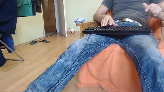 Snapshot of VASKOS178 chatting on December 1, 11:04 am VASKOS178 online show from December 1, 11:04 am