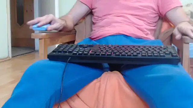 Snapshot of VASKOS178 chatting on December 19, 11:28 am VASKOS178 online show from December 19, 11:28 am