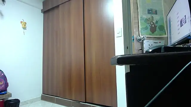 Snapshot of Moon_lunita chatting on March 4, 4:29 am Moon lunita online show from March 4, 4:29 am