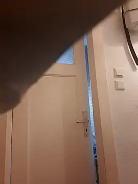 Snapshot of Tinka-Bella-Privat chatting on February 3, 12:32 pm Tinka-Bella-Privat online show from February 3, 12:32 pm